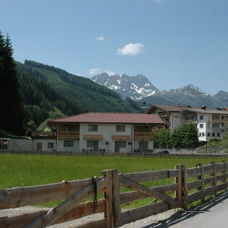 Appartments Am Bach - Riverside Апартаменты Герлос